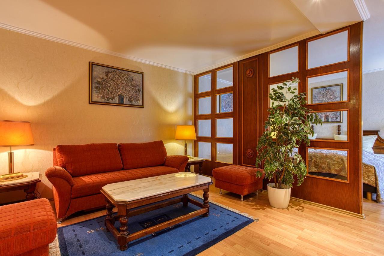 Ff&e Bavaria Hotel